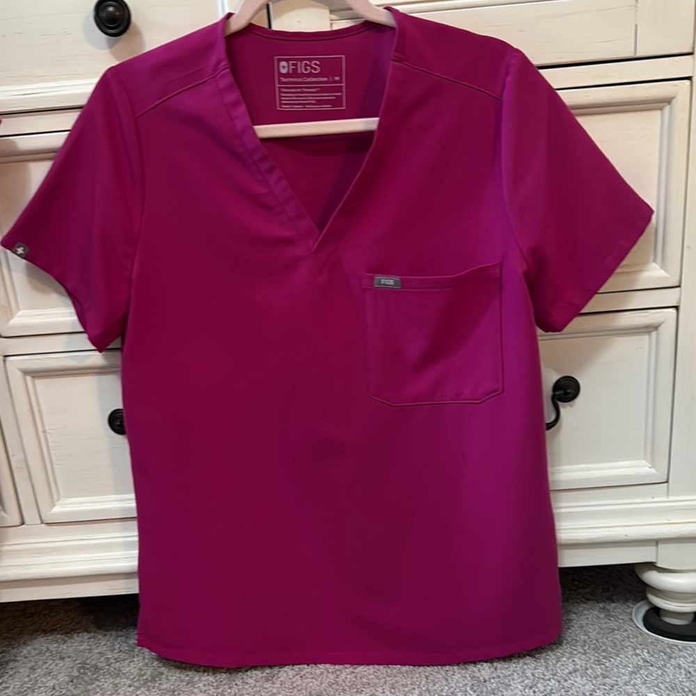 Figs Raspberry Catarina top